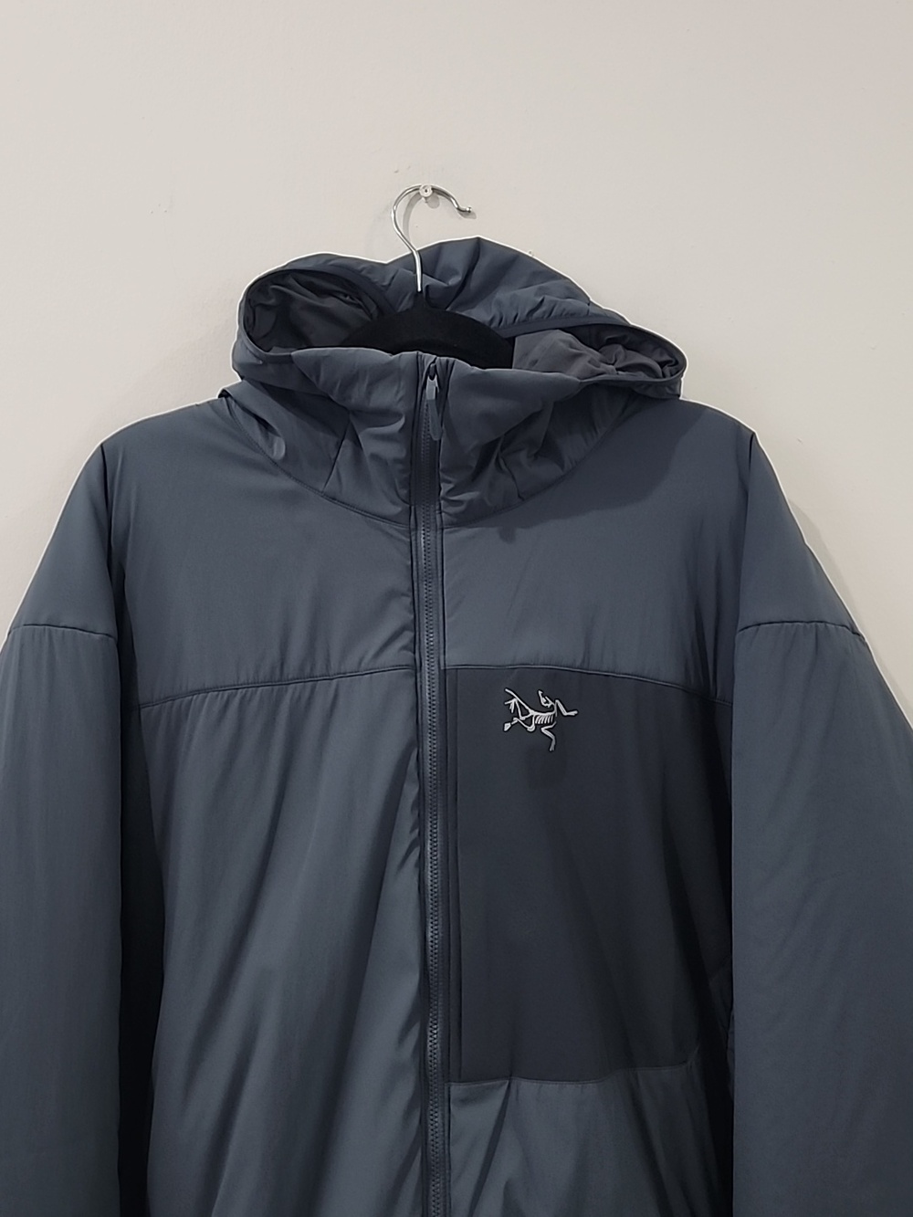 Arc’teryx Proton LT Hoody Jacket - Picture 3 of 16